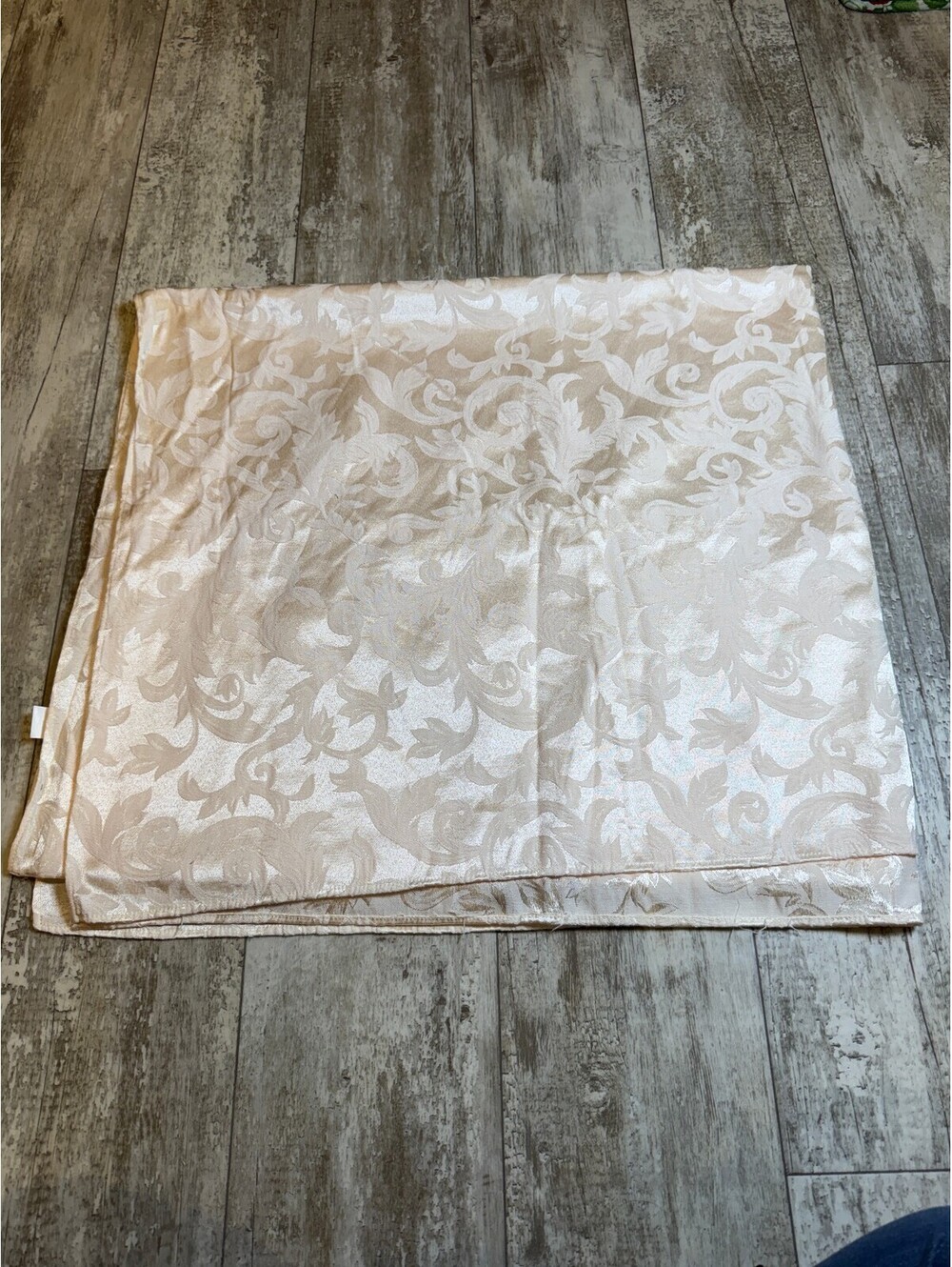 Champagne Gold Damask Tablecloth Floral Jacquard Elegant Dining